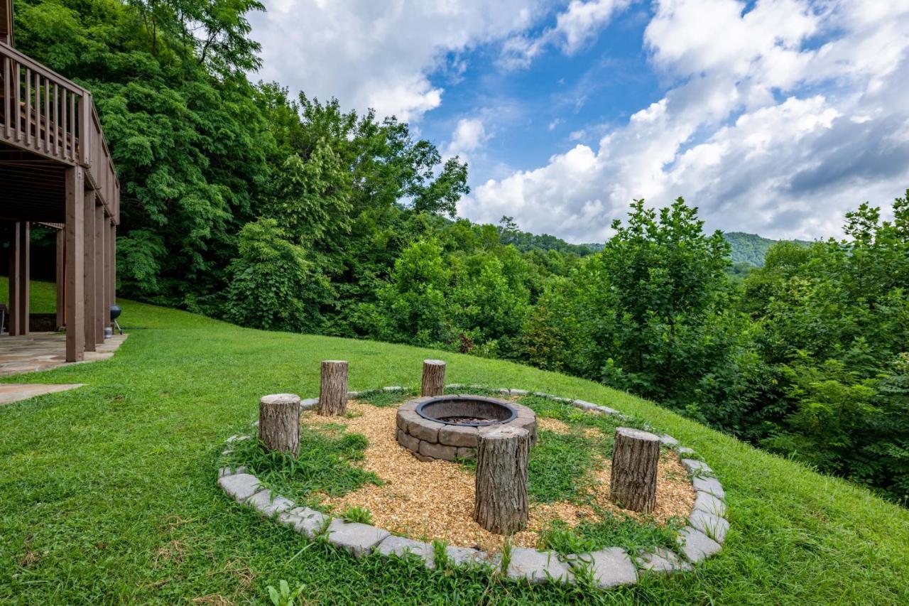 --Mountain Chalet Getaway With Breathtaking View Next To Tail Of Dragon-- ロビンズビル エクステリア 写真